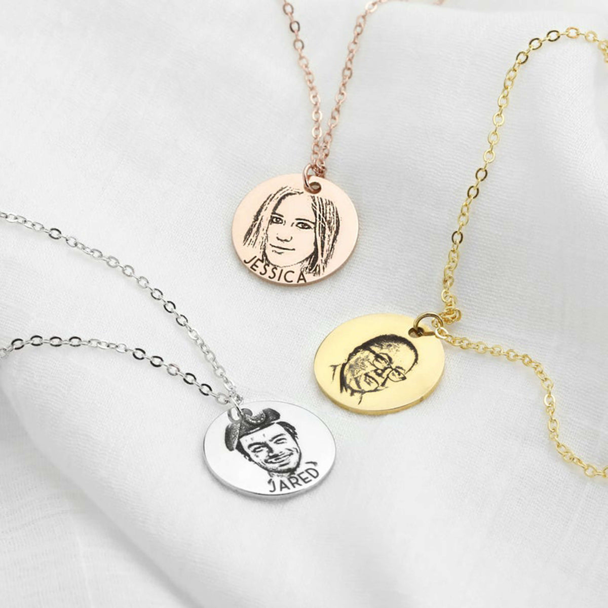 Necklace with face engraved online