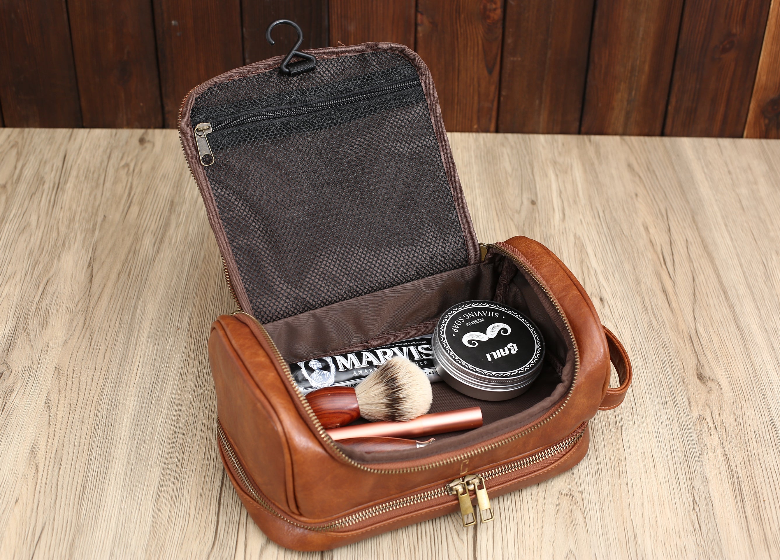 Personalised leather wash bag shop