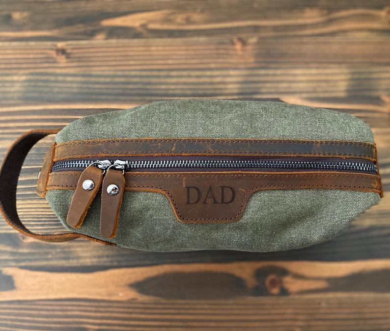  Personalized Leather Toiletry Bag For Men with Hook, Groomsmen  Gifts Travel Bag Laser Engraved Name Monogram Leather Gift Anniversary Gift  For Him Husband Father Leather Dopp Kit with Side Handle 
